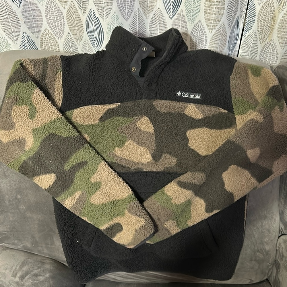 Columbia Fuzzy camo fleece pullover
